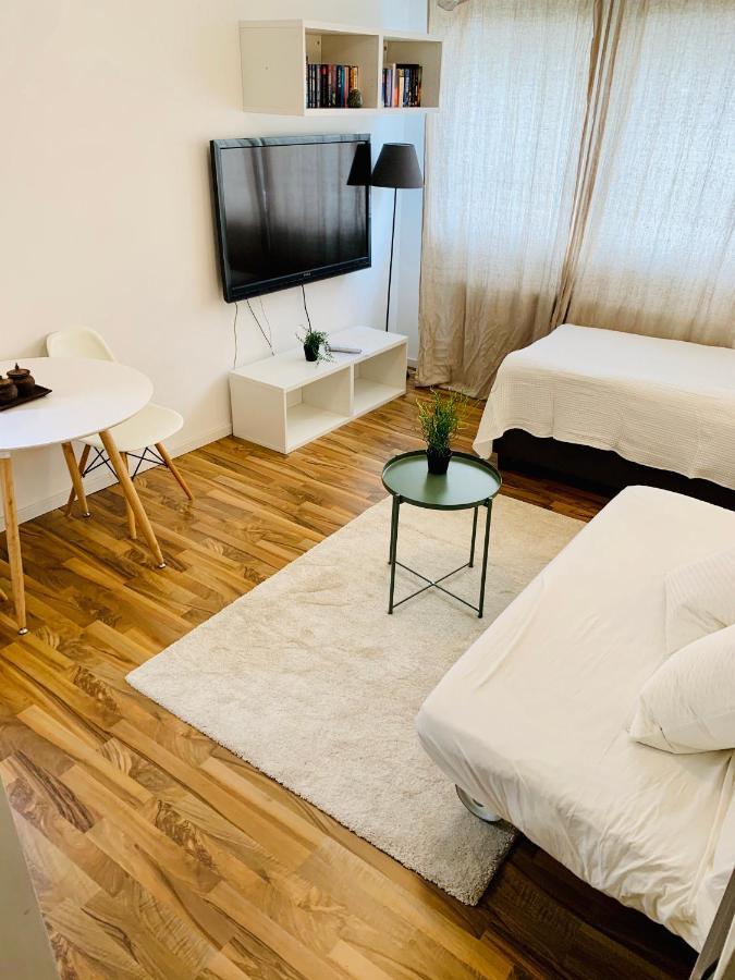 Top Renoviertes Apartement In Bester Lage Von Homburg- 5 Fussminuten Zur Uniklinik Homburg  Bagian luar foto
