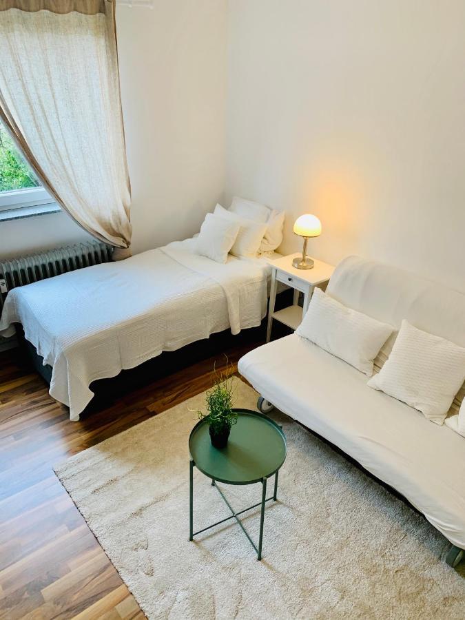 Top Renoviertes Apartement In Bester Lage Von Homburg- 5 Fussminuten Zur Uniklinik Homburg  Bagian luar foto
