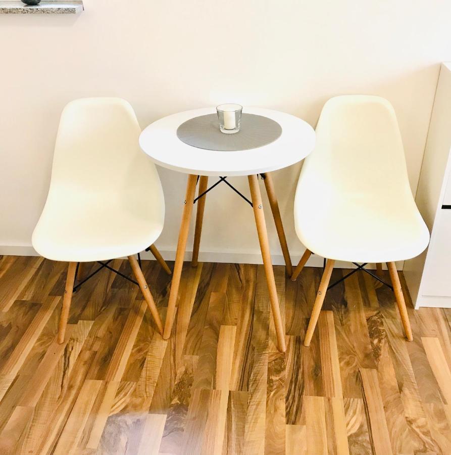 Top Renoviertes Apartement In Bester Lage Von Homburg- 5 Fussminuten Zur Uniklinik Homburg  Bagian luar foto