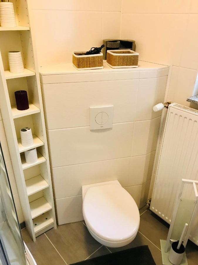 Top Renoviertes Apartement In Bester Lage Von Homburg- 5 Fussminuten Zur Uniklinik Homburg  Bagian luar foto