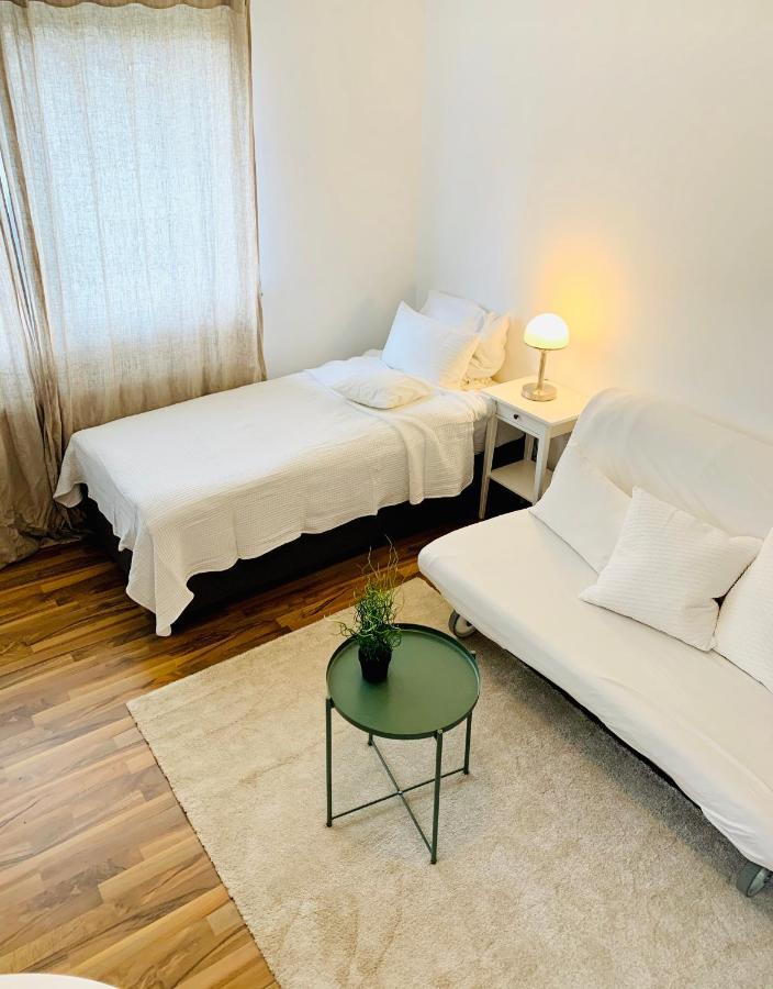 Top Renoviertes Apartement In Bester Lage Von Homburg- 5 Fussminuten Zur Uniklinik Homburg  Bagian luar foto